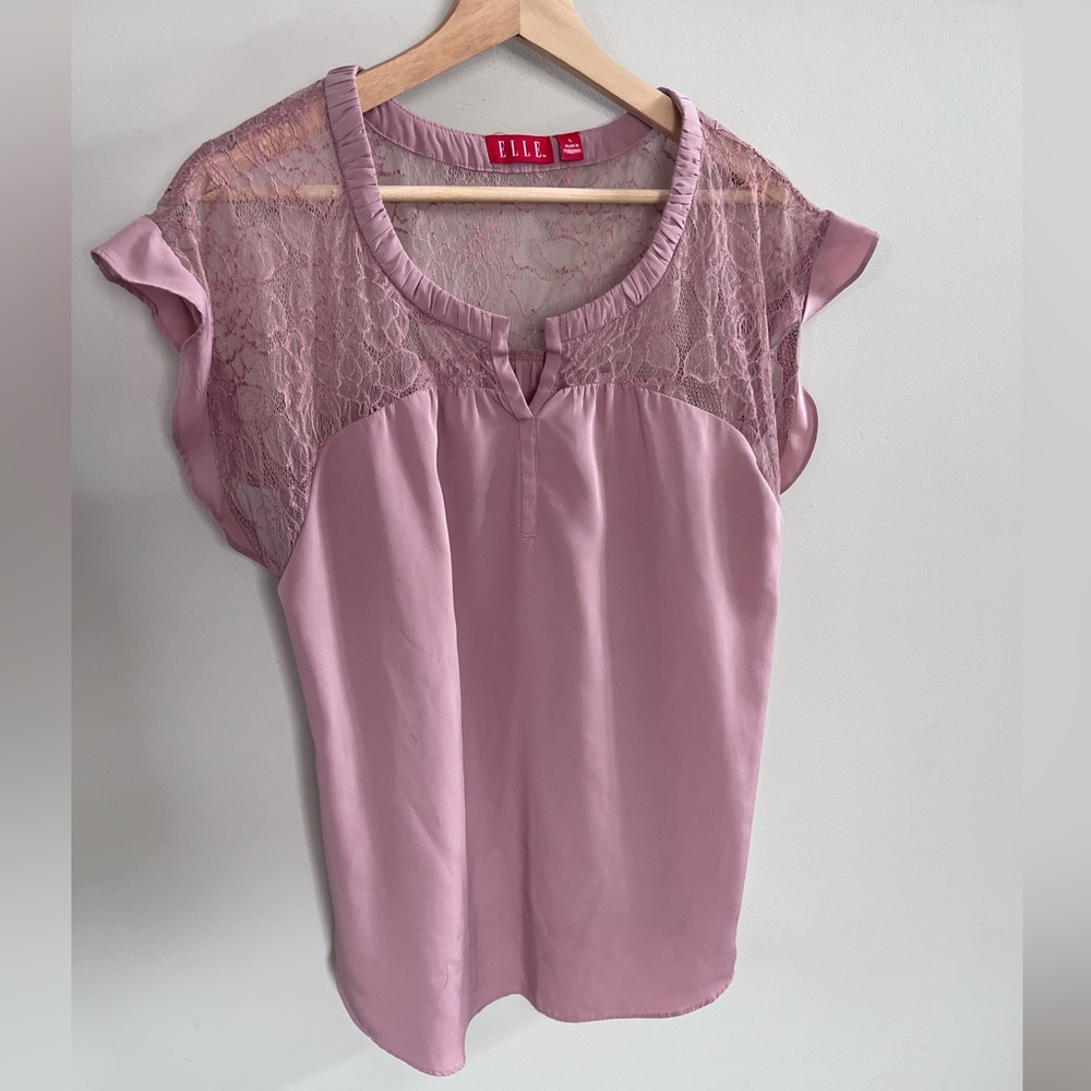 ELLE Dusty Rose‎ Lace Yoke Short Sleeve Top – Large Women's Feminine Blouse